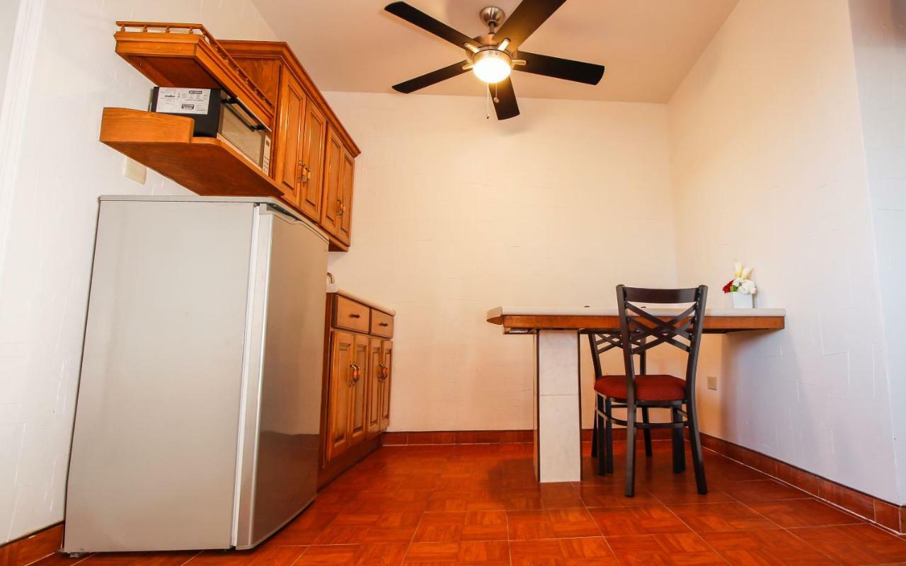 Hotel&Suites Marrod Chihuahua Buitenkant foto