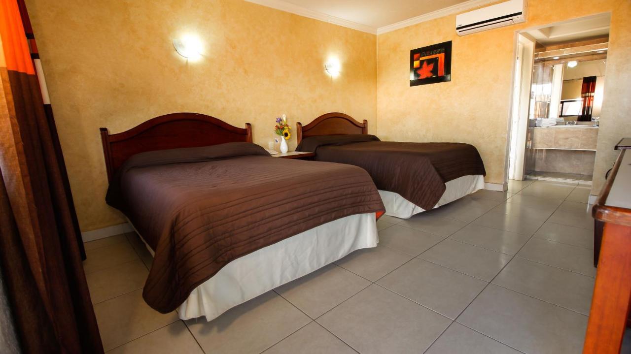 Hotel&Suites Marrod Chihuahua Buitenkant foto